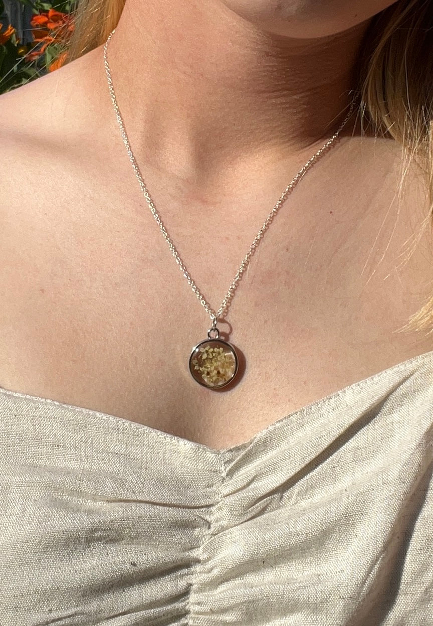 Bundle of Flowers Necklace