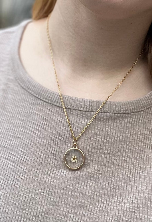 December Holly Necklace in Gold