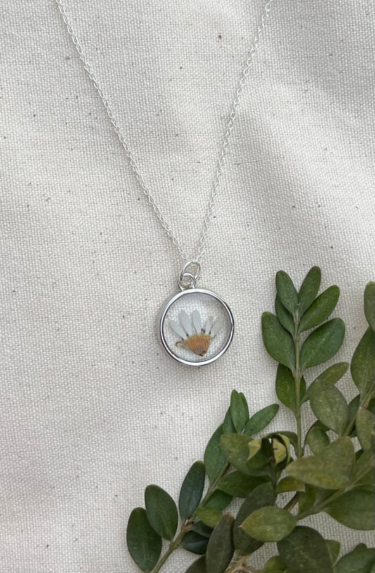 April Daisy Necklace in Silver