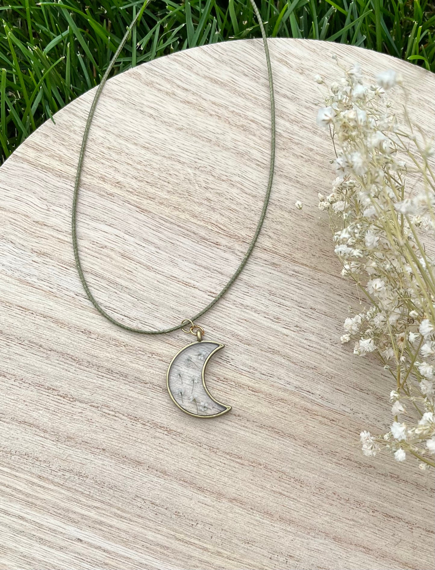 Mooningful Necklace