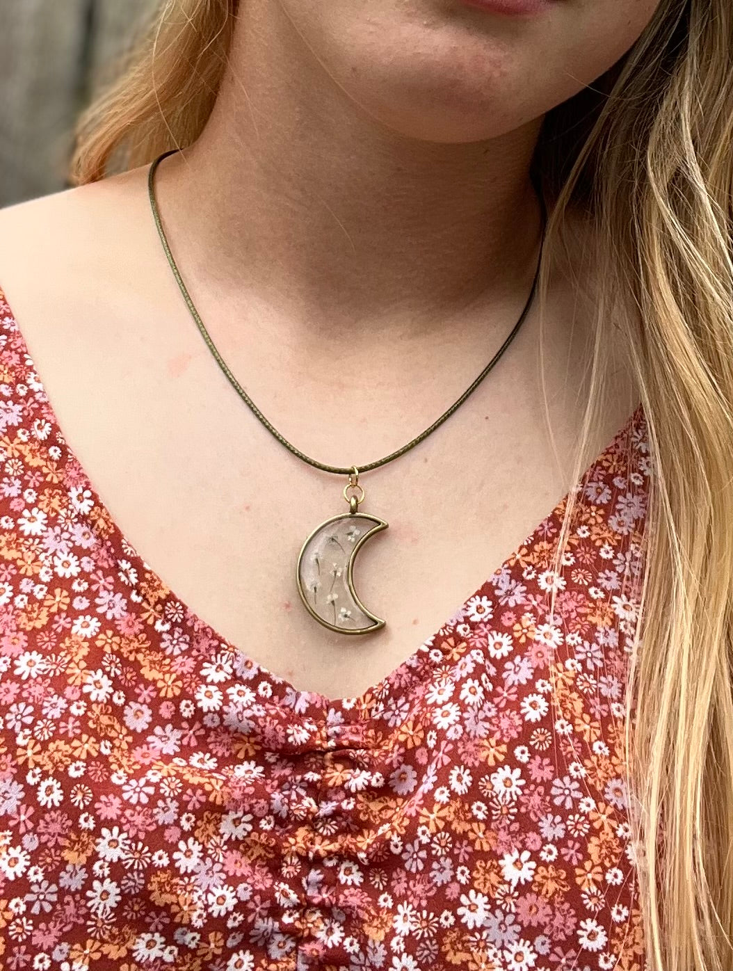 Mooningful Necklace